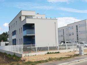 Budynek, w którym mieści się apartament