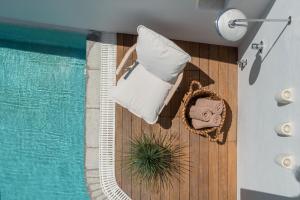 Bazén v ubytovaní Virtu Suites alebo v jeho blízkosti