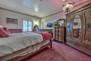 Afbeelding uit fotogalerij van Silver Maple Inn and The Cain House Country Suites in Bridgeport