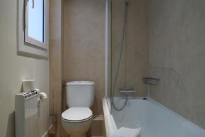 Kúpeľňa v ubytovaní Spacious & Comfortable flat in centric Eixample