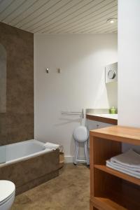 Kúpeľňa v ubytovaní Spacious & Comfortable flat in centric Eixample + 23 fotografií