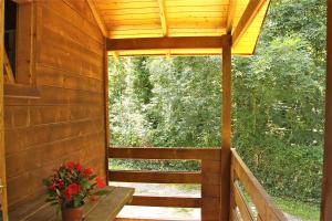 A garden outside Camping Abadesses
