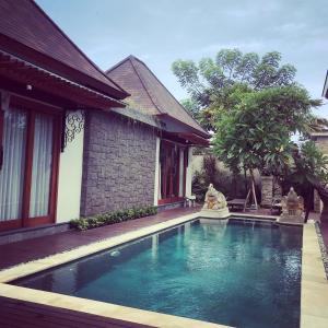 Der Swimmingpool an oder in der Nähe von Villa Niketan Sanur - Three bedroom, Sanur, Near Icon Mall, Harbor
