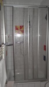 Ett badrum på Hotel "Zur Post"