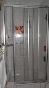 Ванна кімната в Hotel "Zur Post"