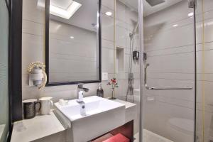 Koupelna v ubytování SSAW Boutique Hotel Shanghai Hongkou