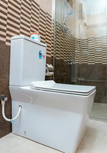 A bathroom at MRD Beach Hotel