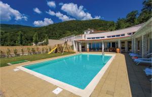 Gallery image of Four-Bedroom Holiday Home in Veprinac in Veprinac