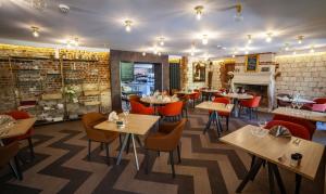 Posezení v ubytování Logis Hôtel & Restaurant - Les Hauts de Montreuil