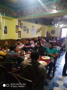 מסעדה או מקום אחר לאכול בו ב-Ditto Room Heritage Hotel, Gangtok
