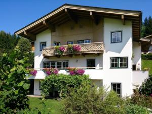 Gallery image of Landhaus Theresia in Maria Alm am Steinernen Meer