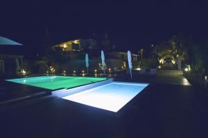 Imagen de la galería de 8 Boutique Suites, en Nea Potidaea