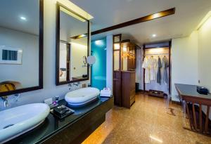 Koupelna v ubytování Impiana Private Villas Kata Noi