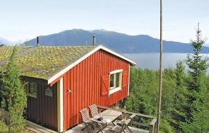 Nice Home In Balestrand With 3 Bedrooms