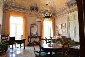 Posedenie v ubytovaní B&B al Teatro Massimo