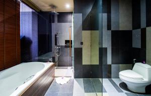 Koupelna v ubytování Impiana Private Villas Kata Noi
