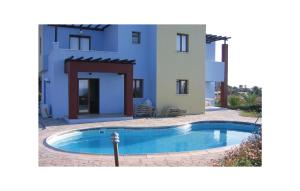 Bazen v nastanitvi oz. blizu nastanitve Amazing Home In Pegia-paphos With 3 Bedrooms, Wifi And Outdoor Swimming Pool