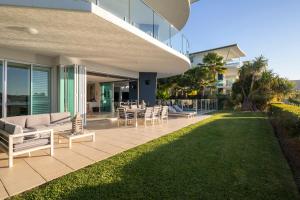 Gallery image of Pavillion 17 - Waterfront Spacious 4 Bedroom With Own Inground Pool And Golf Buggy in Hamilton Island