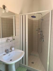 Koupelna v ubytování B&B Giallolumia + 37 fotografií