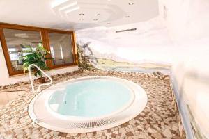 Łazienka w obiekcie Hotel Gundolf