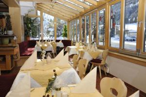 Restaurant o un lloc per menjar a Hotel Alpina