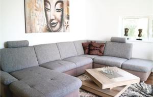 Χώρος καθιστικού στο 2 Bedroom Nice Apartment In Barth +14 φωτογραφίες