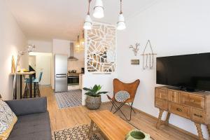 Kuchyňa alebo kuchynka v ubytovaní Boho Chic Apartment, Agia Sofia District #FeelsLikeHome