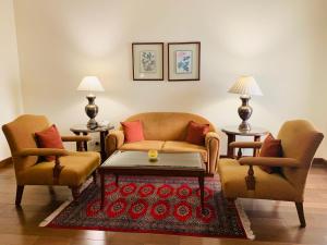 Posezení v ubytování Maidens Hotel New Delhi
