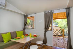 Fotografie z fotogalerie ubytování Mobile Homes Camp Baško Polje - Adriatic Kampovi v destinaci Baška Voda