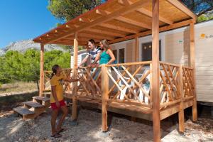 Fotografie z fotogalerie ubytování Mobile Homes Camp Baško Polje - Adriatic Kampovi v destinaci Baška Voda