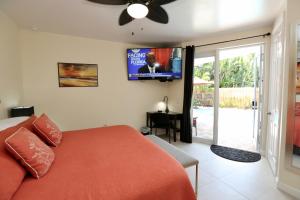Gallery image of Fantasy Island Inn, Caters to Men in Fort Lauderdale