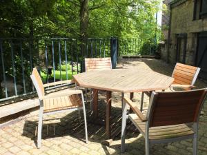 Balkón nebo terasa v ubytování Les Confidences de Messire Sanglier, stylished guest houses