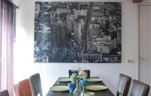 Fotografie z fotogalerie ubytování 8 Bedroom Lovely Home In Bruchterveld v destinaci Bruchterveld