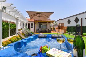 Gallery image of Jacuzzi & Garden Holiday Home in Playa del Ingles