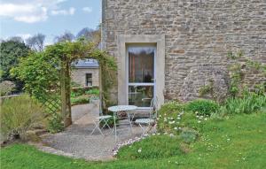 Zahrada ubytování Stunning Home In Plogastel St Germain