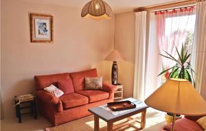 Posezení v ubytování Stunning Home In Plogastel St Germain + 12 fotografií