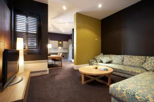 Posezení v ubytování Tolarno Hotel