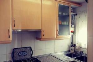 Kuchyňa alebo kuchynka v ubytovaní BRAVAHOLIDAYS-111-Kristel 4