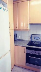 Kuchyňa alebo kuchynka v ubytovaní BRAVAHOLIDAYS-111-Kristel 4