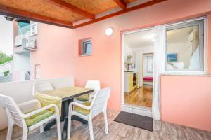 Kuchyň nebo kuchyňský kout v ubytování Apartments Marko