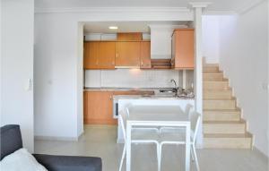 奧利維拉科斯塔的住宿－2 Bedroom Gorgeous Apartment In Orihuela Costa，相簿中的一張相片