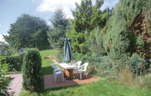 Κήπος έξω από το 2 Bedroom Cozy Home In Spitzkunnersdorf