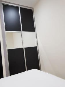 Postel nebo postele na pokoji v ubytování Saramica Seaside apartment