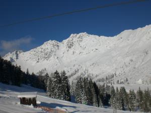 Valschena Appartements talvel