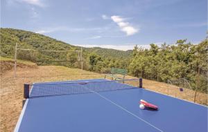 Facilități de tenis și/sau squash la sau în apropiere de Ensoli