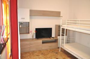 A kitchen or kitchenette at VIALE REPUBBLICA 307 2