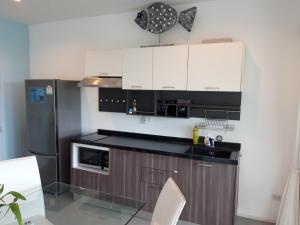 Köök või kööginurk majutusasutuses Padel Phangan Suite