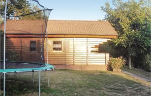 Πινγκ πονγκ στο 2 Bedroom Nice Home In Schlitz-Rimbach ή εκεί κοντά