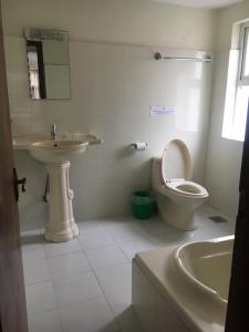 Ένα μπάνιο στο Hotel Yambu kathmandu
