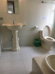 Ένα μπάνιο στο Hotel Yambu kathmandu